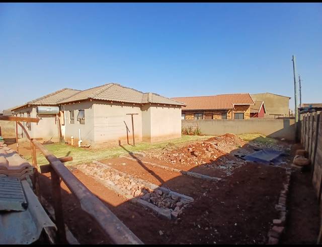 3 BEDROOM HOUSE FOR SALE IN LAKESIDE